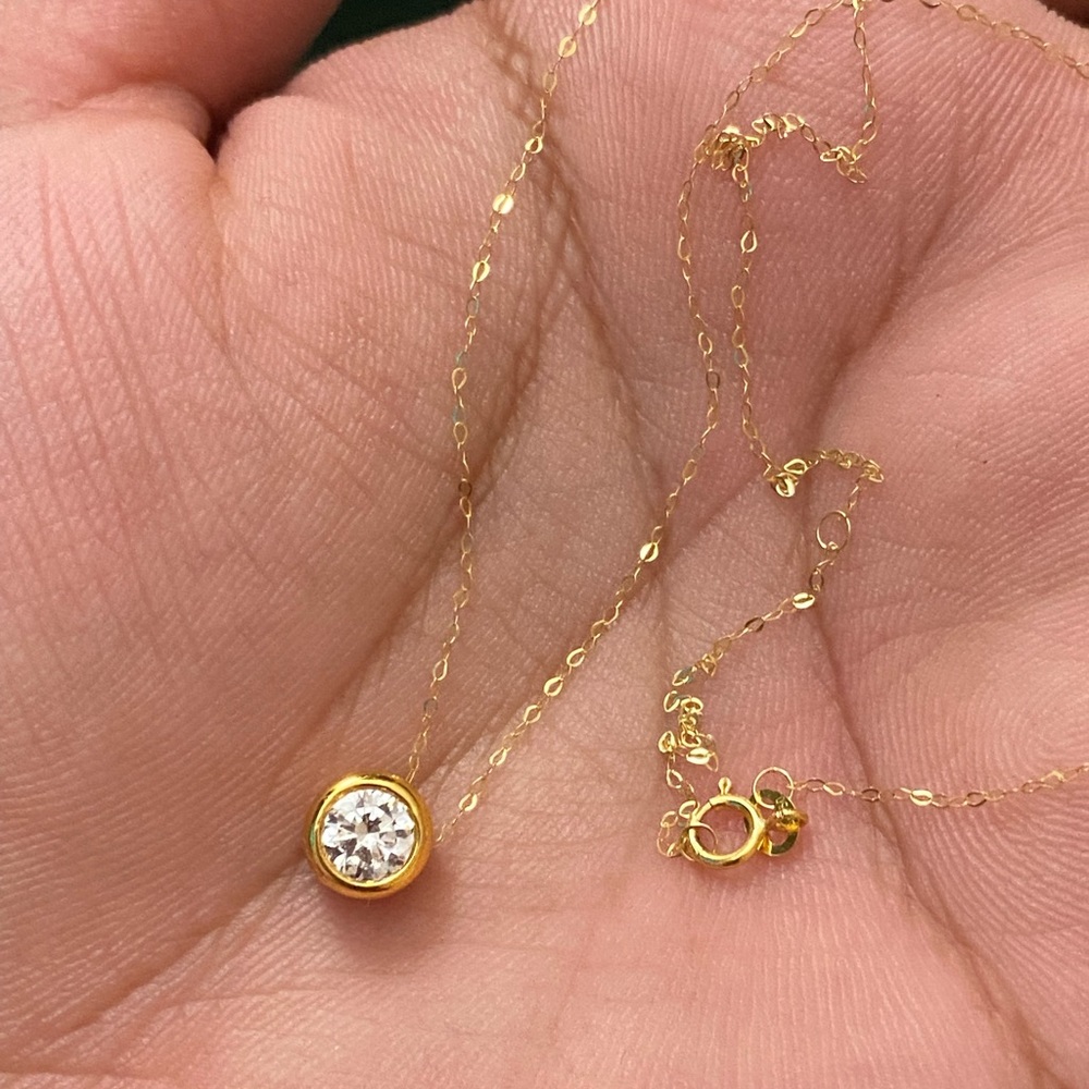 Brand new 18k solid gold necklace
